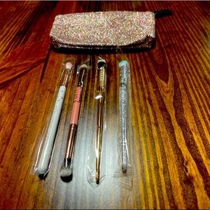 NIP Glam Ipsy Bag with brushes